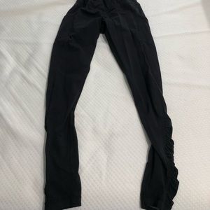 Lululemon black leggings with pockets